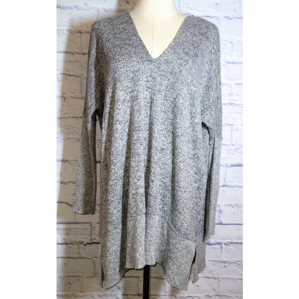 Miss Chievous Women's Knit Super Soft Highlow Sweater Size M Gray V-Neck Cozy